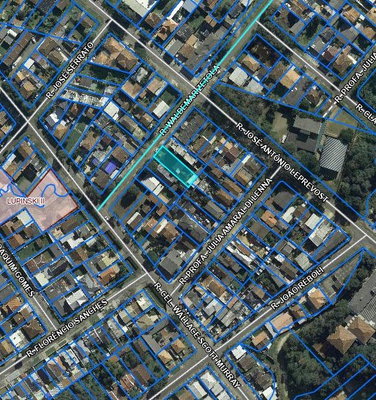 Terreno com benfeitorias em Curitiba