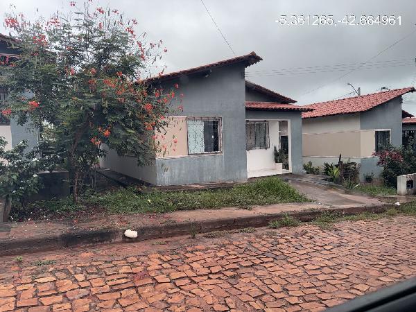 Casa com 3 quartos em Demerval Lobão/PI