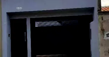 Casa padrão ocupada com 1 vaga e 97m² construída