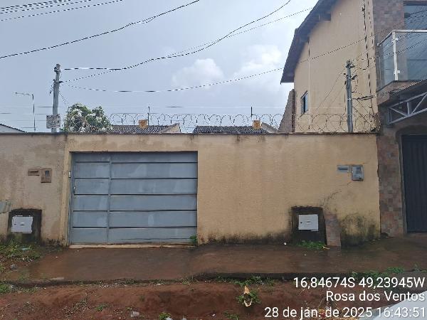 Casa 2 quartos, 2 banheiros, 81m² construída, 1 vaga, desocupada