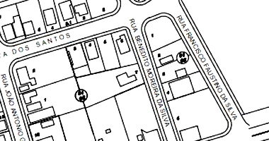 Casa com 5 quartos, banheiro coletivo e varanda, ideal para aluguel