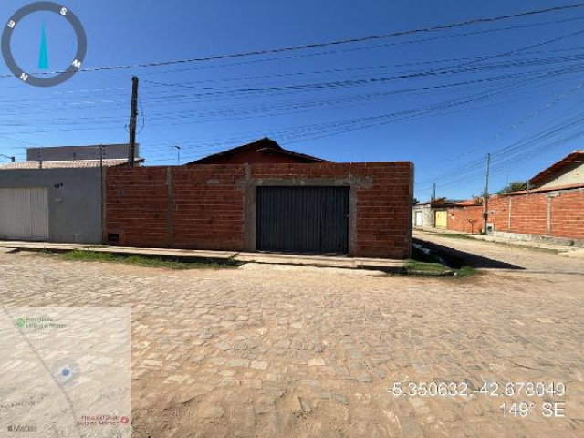 Casa com 2 quartos, 56m², 1 vaga, desocupada