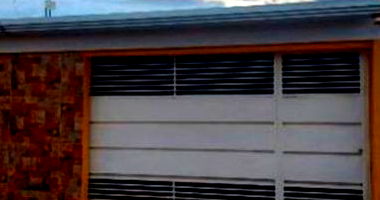 Casa aconchegante em condomínio com 60 m² construída, ocupada, perfeita para moradia familiar