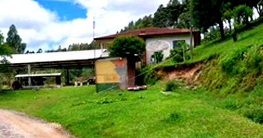 Fazenda com 21,99 hectares e benfeitorias