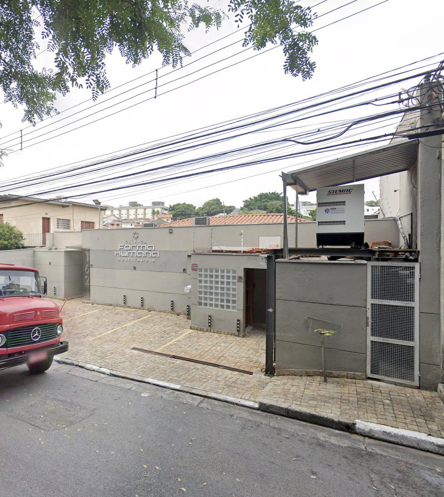 Casa com 353,91m² de área construída em Osasco