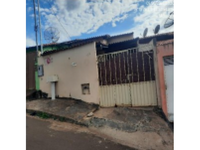 Casa com 68,44m² em Prata/MG