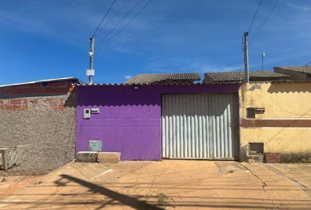 Casa com 3 quartos, 2 banheiros, 120m², ocupada