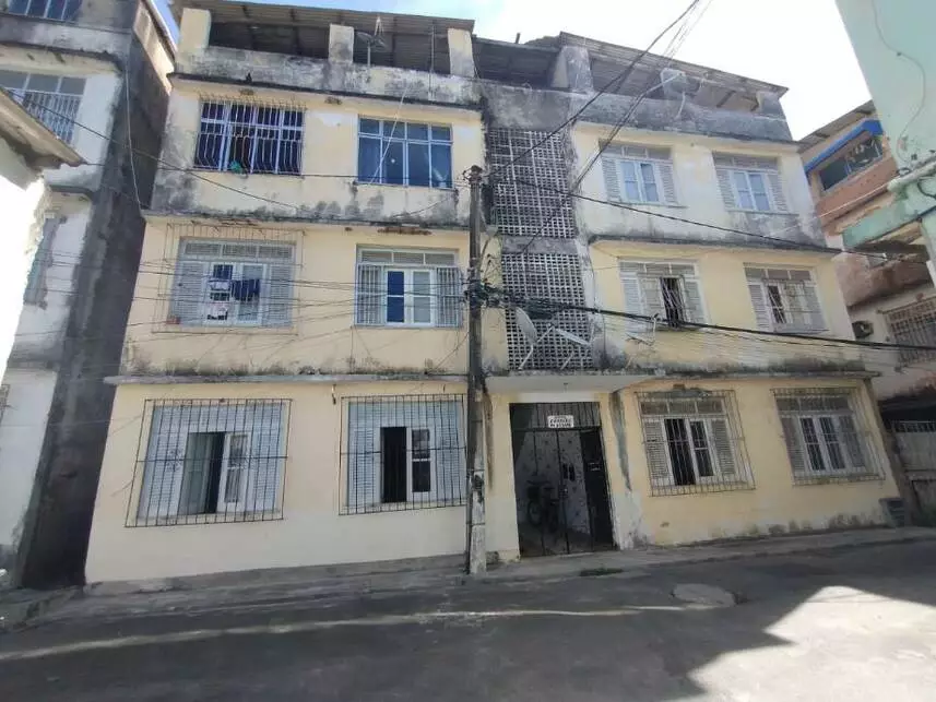 Apartamento Ocupado com 84m² na Avenida Caminho de Areia