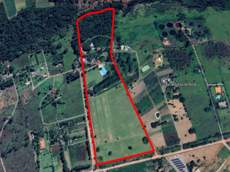 Gleba rural de 12,58 ha com pousadas e lazer