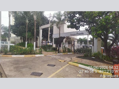 Apartamento com 2 quartos e vaga de garagem em Araraquara