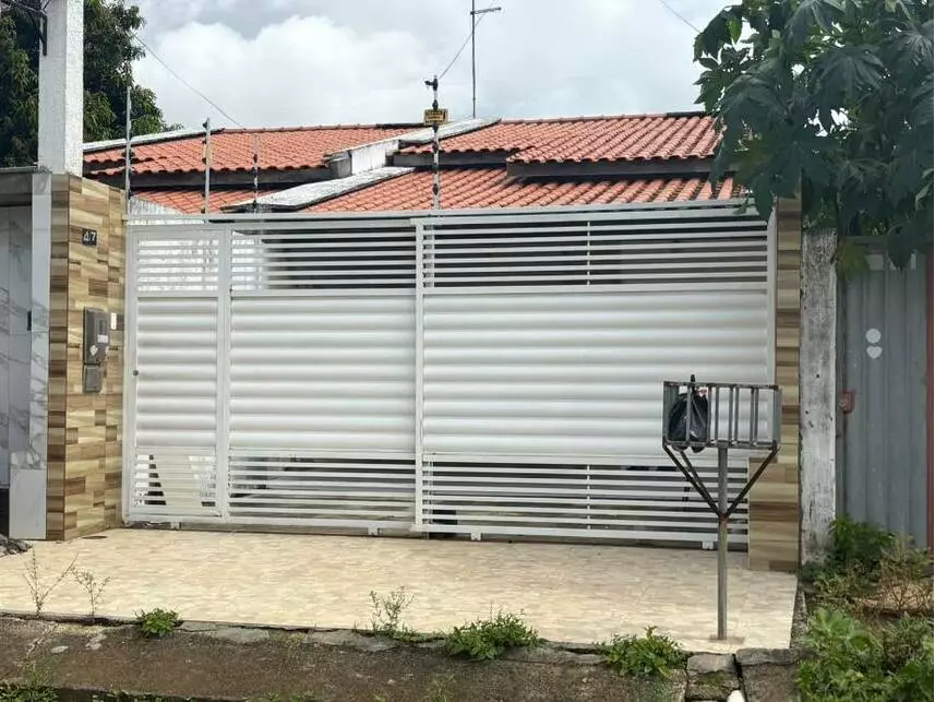 Casa Ocupada em Leilão com 91m² Construída