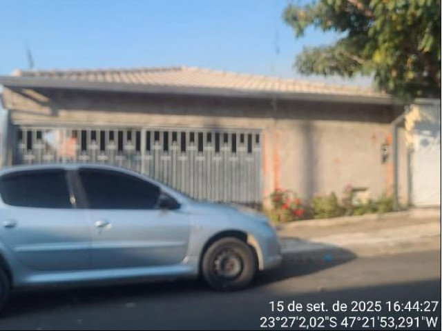 Casa com 2 Quartos e 2 Vagas em Sorocaba