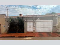 Casa Ocupada em São Joaquim da Barra - SP com 291m² Construída