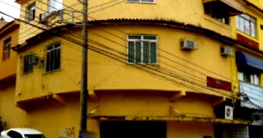 Loja desocupada com 157m² de área privativa e terreno de 375m²