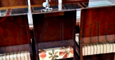 Mesa de Jantar com 8 Cadeiras de Madeira Imbuia