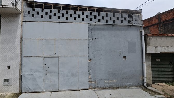 Armazém Comercial 180m² com Ótima Localização