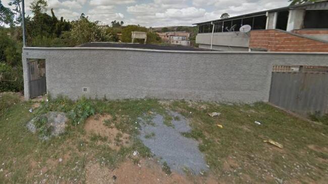 Terreno com Benfeitorias de 427,00m² em Barbacena/MG