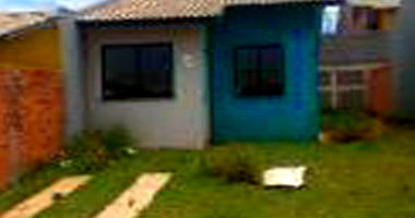 Casa com 42,37m² privativos e 180,2m² de terreno