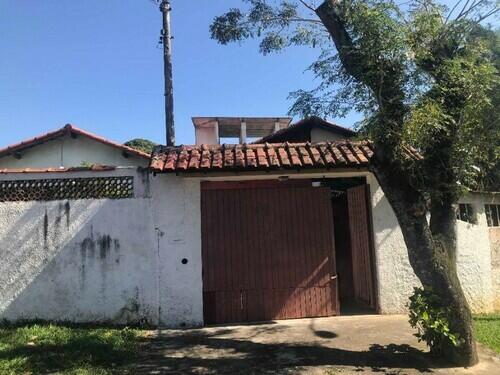 Casa padrão com 3 quartos e 2 banheiros em Guaratiba, RJ