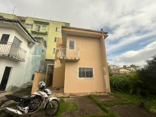 Casa em condomínio desocupada com 2 quartos e 1 vaga