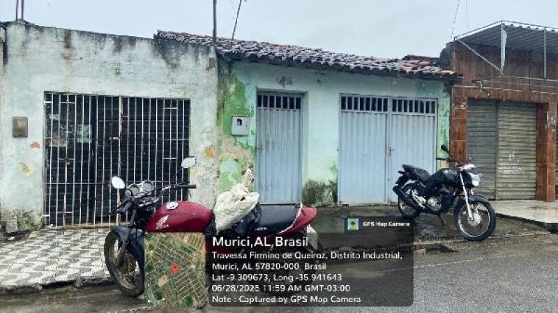 Casa com 2 quartos, 1 vaga de garagem, 80m², desocupada
