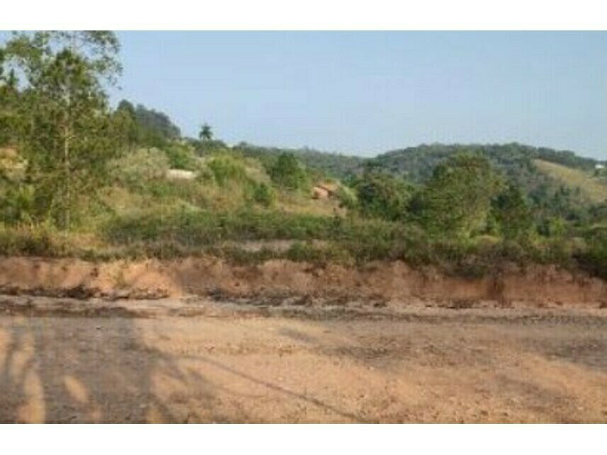 Terreno em leilão com 478,25m² em Jarinu/SP