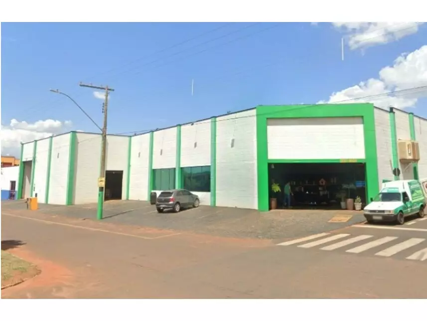 Prédio Comercial com 780m² construída e terreno de 876m², ocupado