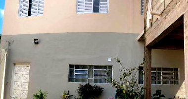 Casa com 4 quartos, 2 banheiros e 425,68 m² de área construída