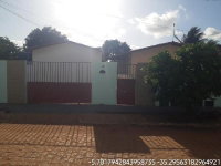 Casa com 2 quartos, 1 banheiro e 1 vaga de garagem