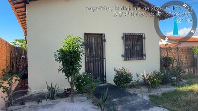 Casa com 2 Quartos em Loteamento com Área de Serviço