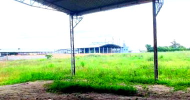 Terreno com Galpão em Distrito Industrial