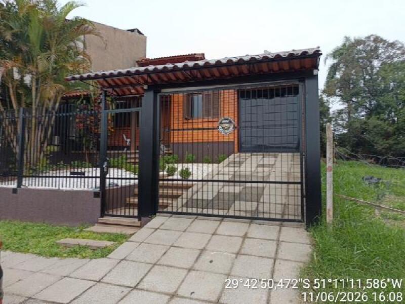 Casa com 3 quartos, 2 banheiros e 119,6 m² privativos