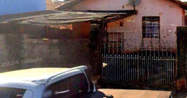 Direitos sobre casa com 2 quartos, banheiro e edícula, terreno 200m²