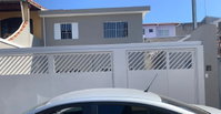 Casa com 3 unidades residenciais independentes, 6 quartos, 3 banheiros, 132m² construídos