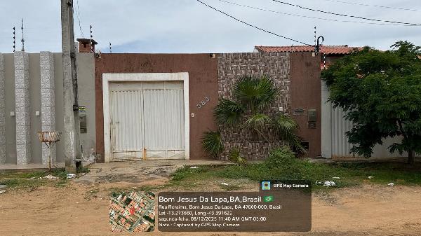 Casa com 3 quartos, 2 banheiros e 1 vaga de garagem