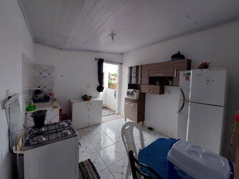 Casa em Condomínio com 2 Quartos e Varanda