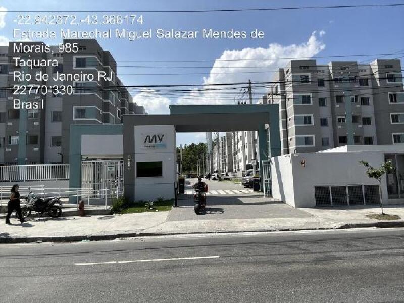 Apartamento com 2 Quartos e Vaga em Condomínio