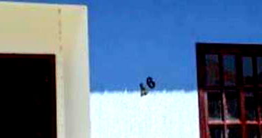 Casa com 2 quartos e 1 vaga no Centro de Queimados/RJ