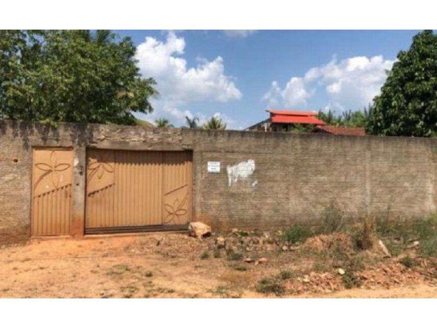 Casa em leilão com 3 quartos e 2 banheiros