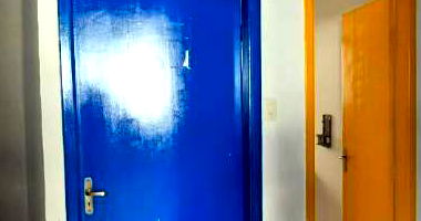 Sala comercial desocupada na Rua Conselheiro Crispiniano