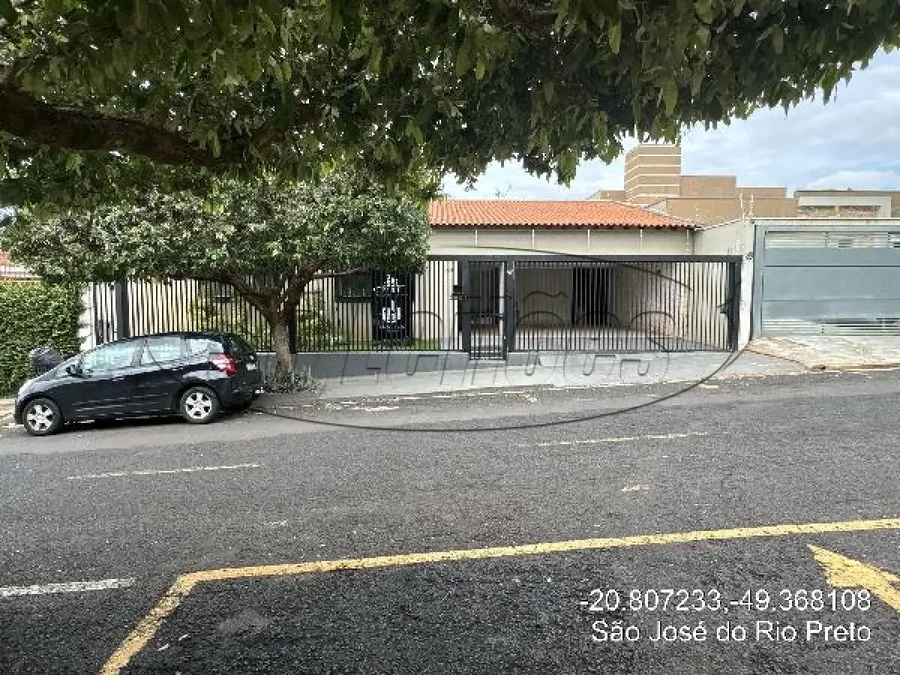Casa com 2 quartos, 242m², área privativa e terreno de 376m²