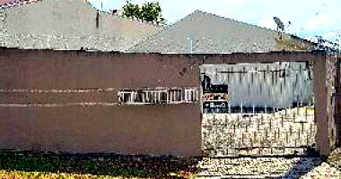 Casa com 1 quarto, 1 vaga e 56,32m² construída, desocupada