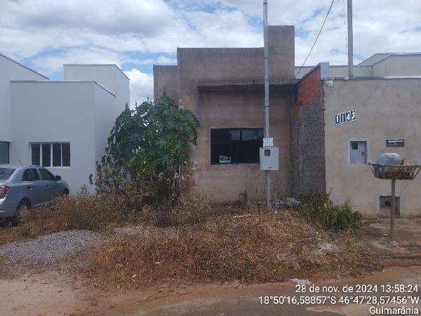 Casa com 2 quartos e 1 vaga em Guimarânia/MG