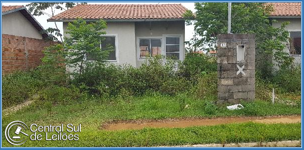 Casa com 2 quartos, 54,09m², terreno 200m², desocupada