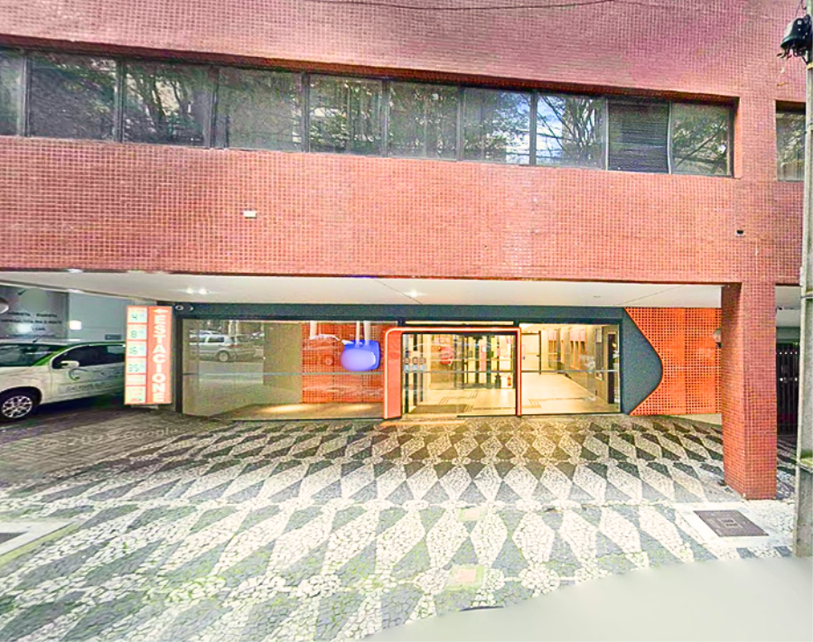 Loja Comercial com 23 Vagas de Garagem em Curitiba