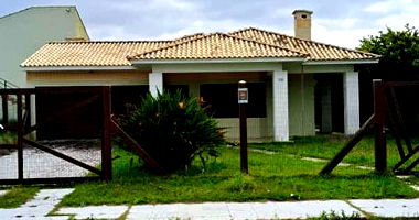 Casa em Terreno de 600m² na Praia Maristela