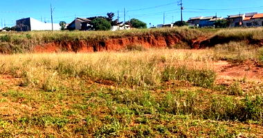 Lote de Terreno Urbano em Terra Roxa - 250m²