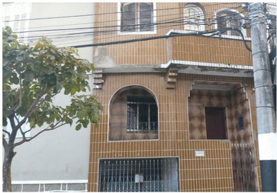 Casa com 3 quartos, 2 banheiros e 1 vaga de garagem