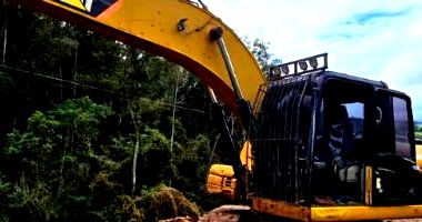 Escavadeira Hidráulica Caterpillar 320 D - Ano 2010