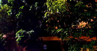 Casa com 3 quartos, 4 banheiros, 4 vagas e sauna, desocupada